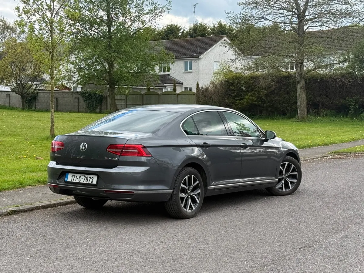 2017 Volksvagen PASSAT/Automatic/Low mileage - Image 3