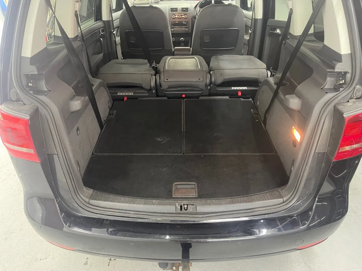Volkswagen Touran 2014 - Image 2