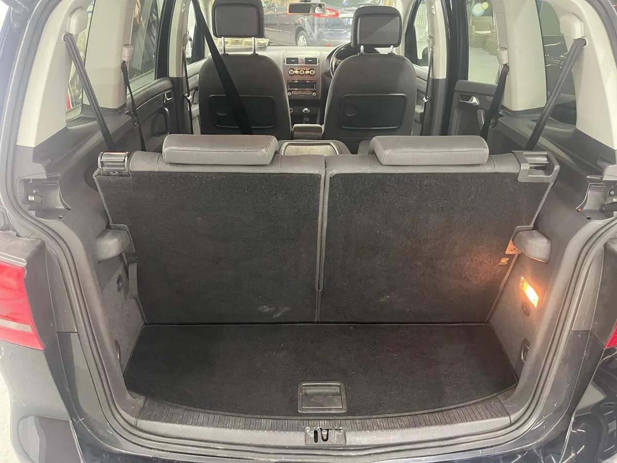 Volkswagen Touran 2014 - Image 4