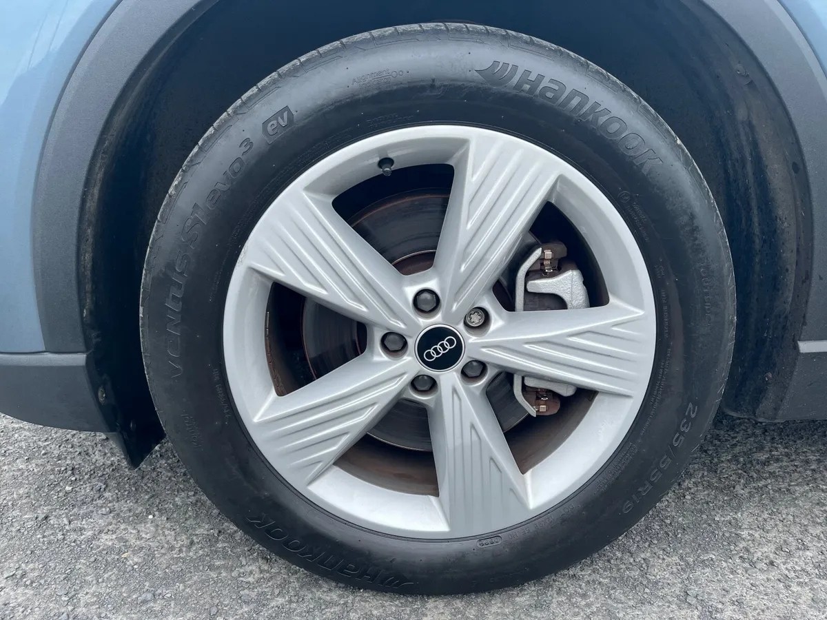 Audi Q4 Etron 40  Advance (77kWh battery) - Image 6