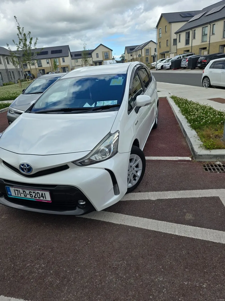 Toyota Prius 2017 - Image 3