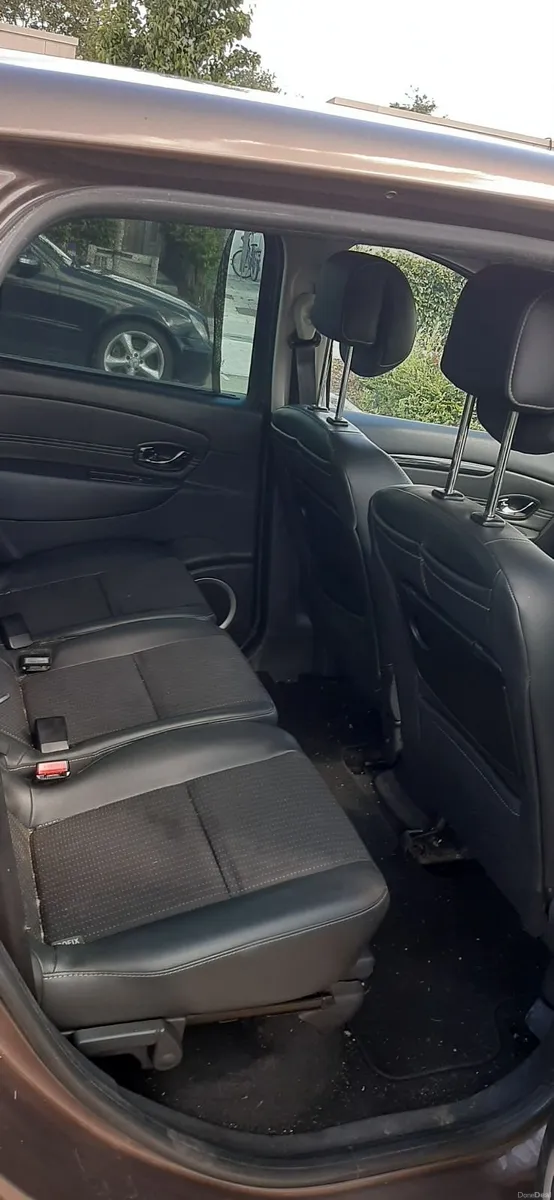 Renault Grand Scenic 2011 - Image 2