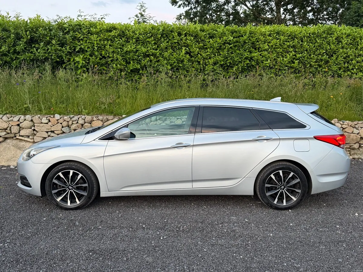 2016 Hyundai i40 Automatic diesel Executive plus - Image 4