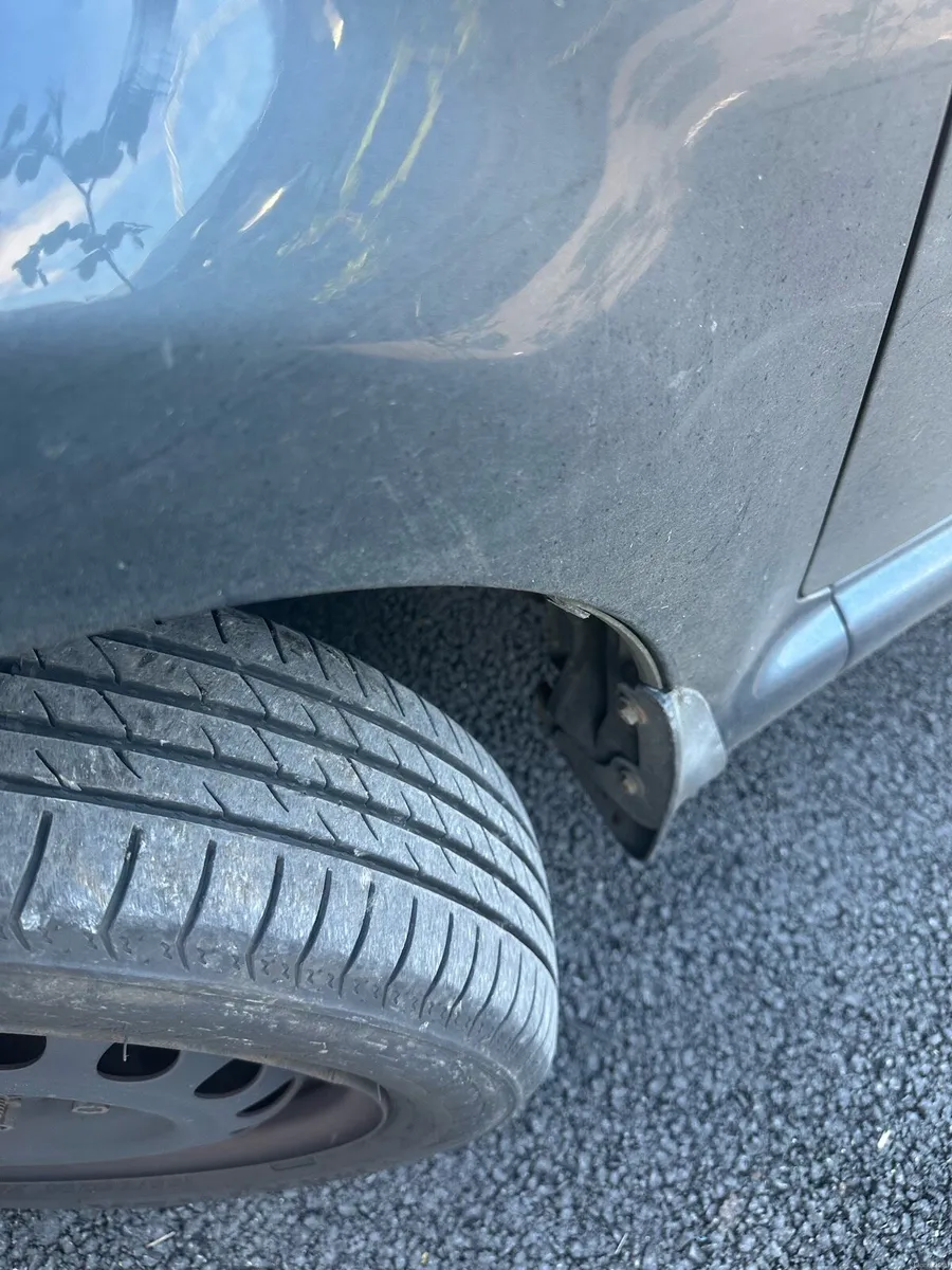 Car - Image 4