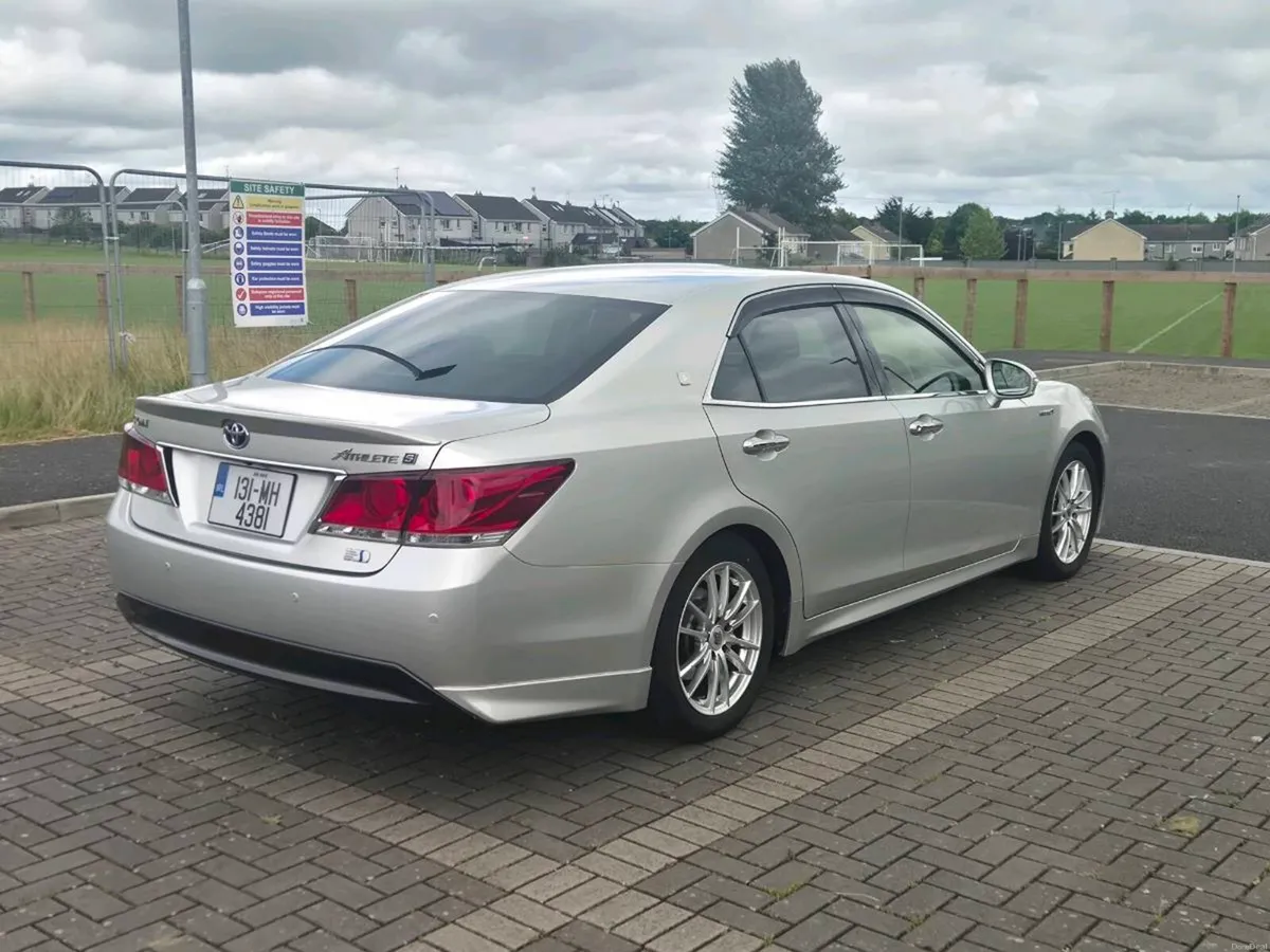 2013 toyota crown athlete - Image 3