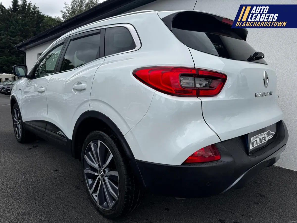 RENAULT KADJAR 1.5DCI SIGNATURE NAV 110HP SKY VIEW - Image 4