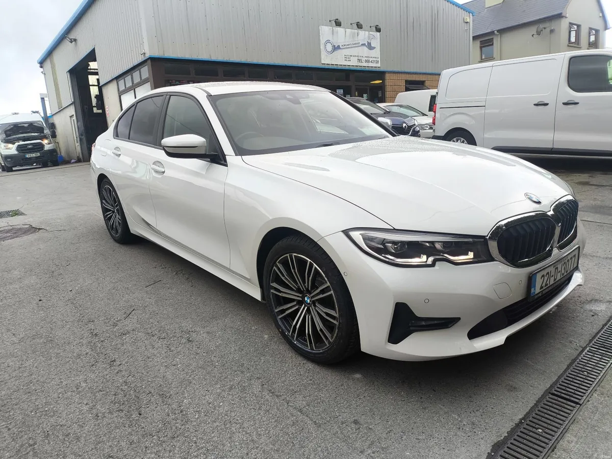 BMW 3-Series 2022 - Image 1