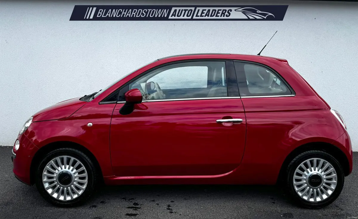 FIAT 500 1.2 LOUNGE 68BHP SKY VIEW LOW KM - Image 2