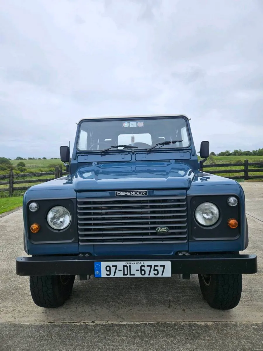 Landrover Defender 300tdi 1997 - Image 2
