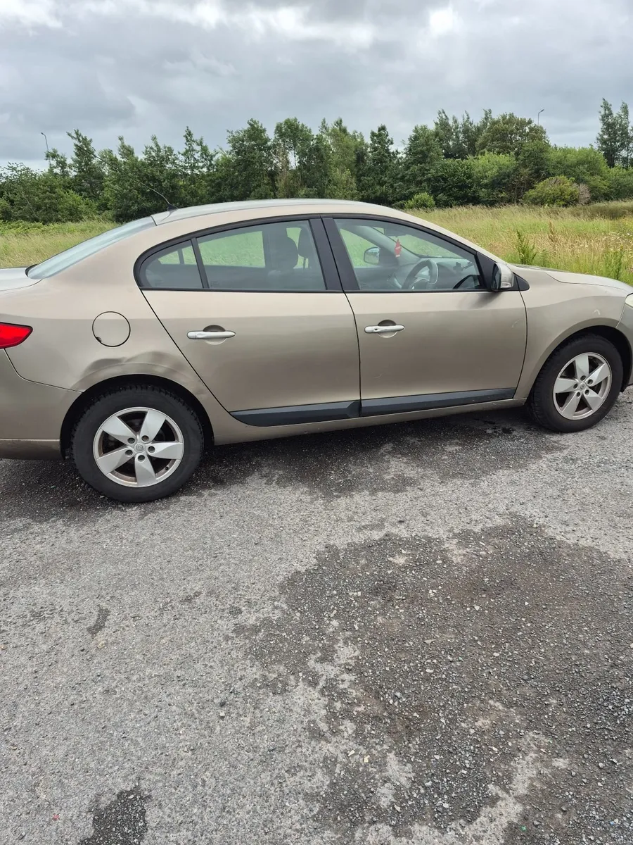 Renault Fluence 2010 - Image 4