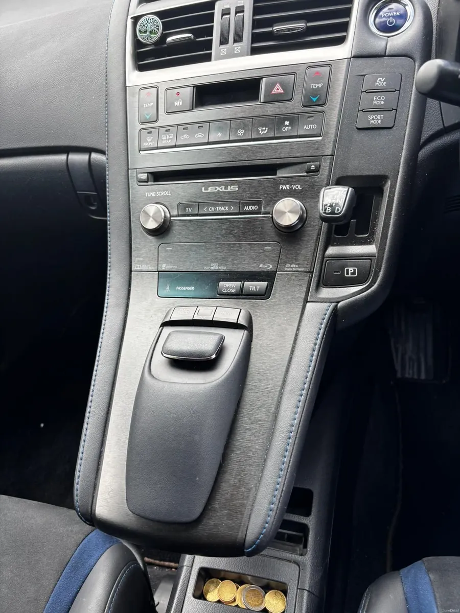 Lexus HS 2017 - Image 4