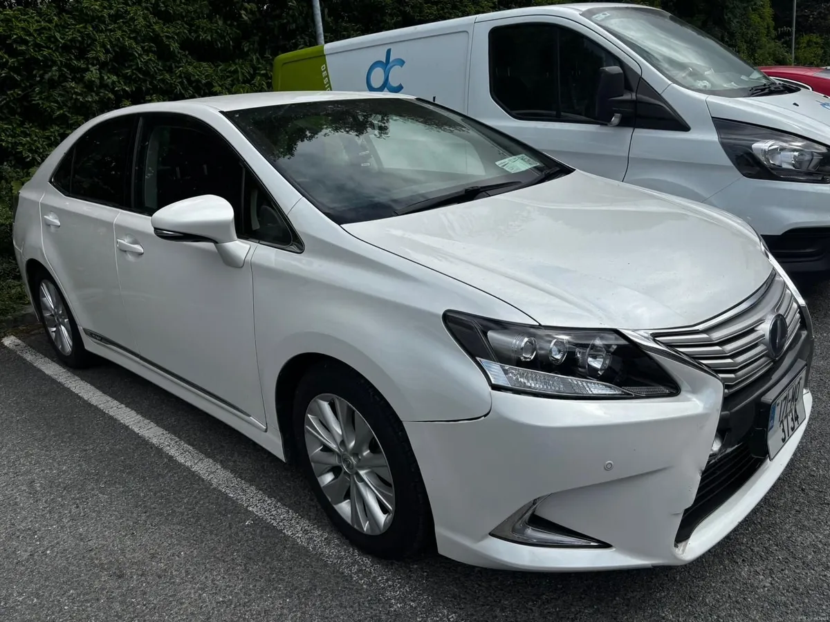 Lexus HS 2017 - Image 2