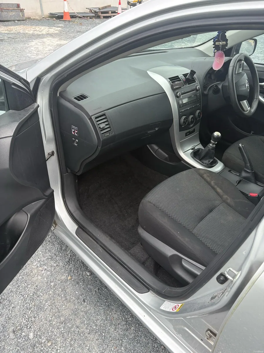 Toyota Corolla - Image 4