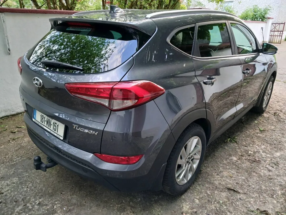 18 Hyundai Tucson 1.7dsl Executive model - Image 2