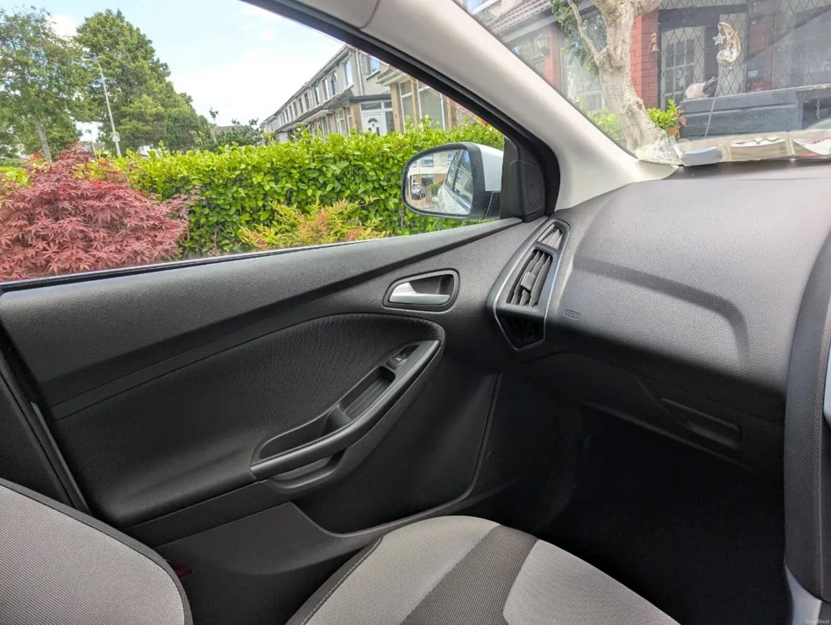 2013 Ford Focus 1.0 Petrol Titanium Ecoboost - Image 3