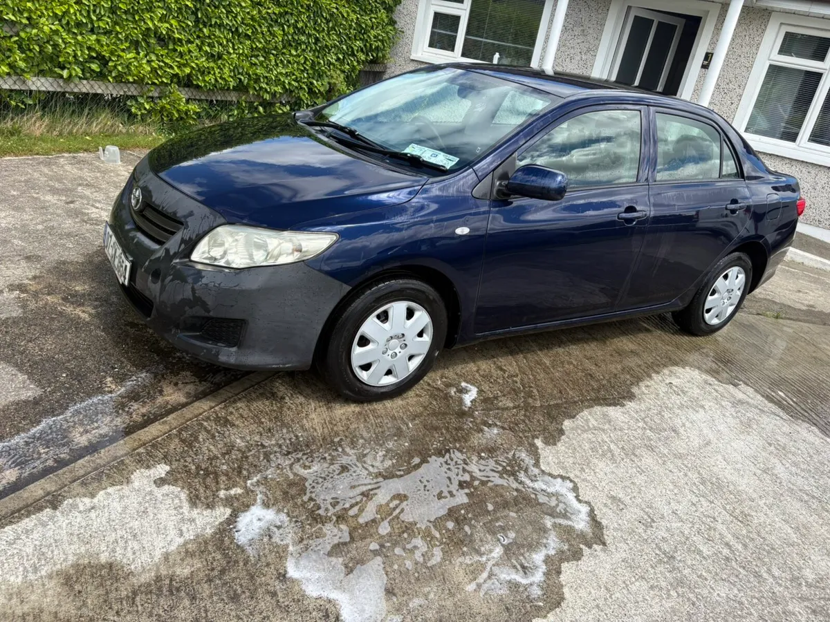 Toyota corolla - Image 2