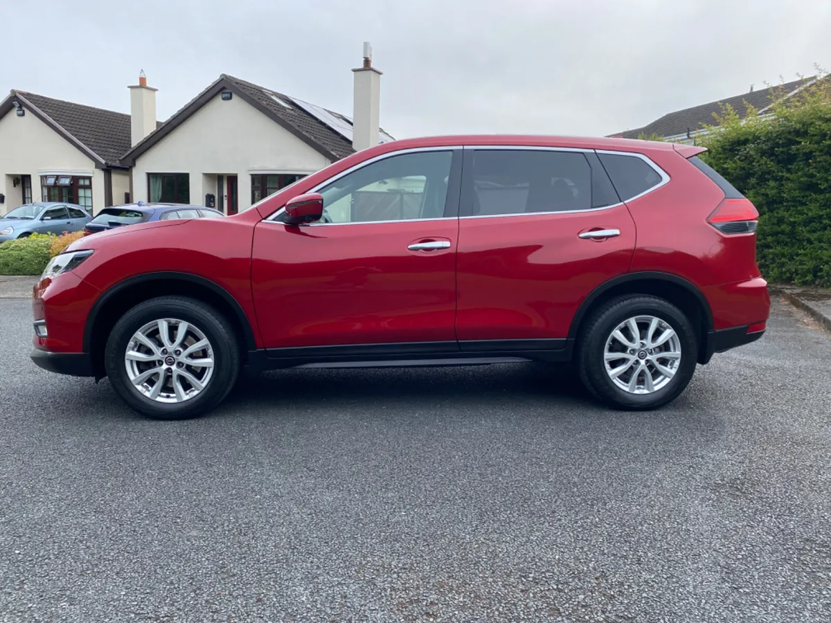 Nissan X-Trail 7 Seater Only 40kms - Image 3