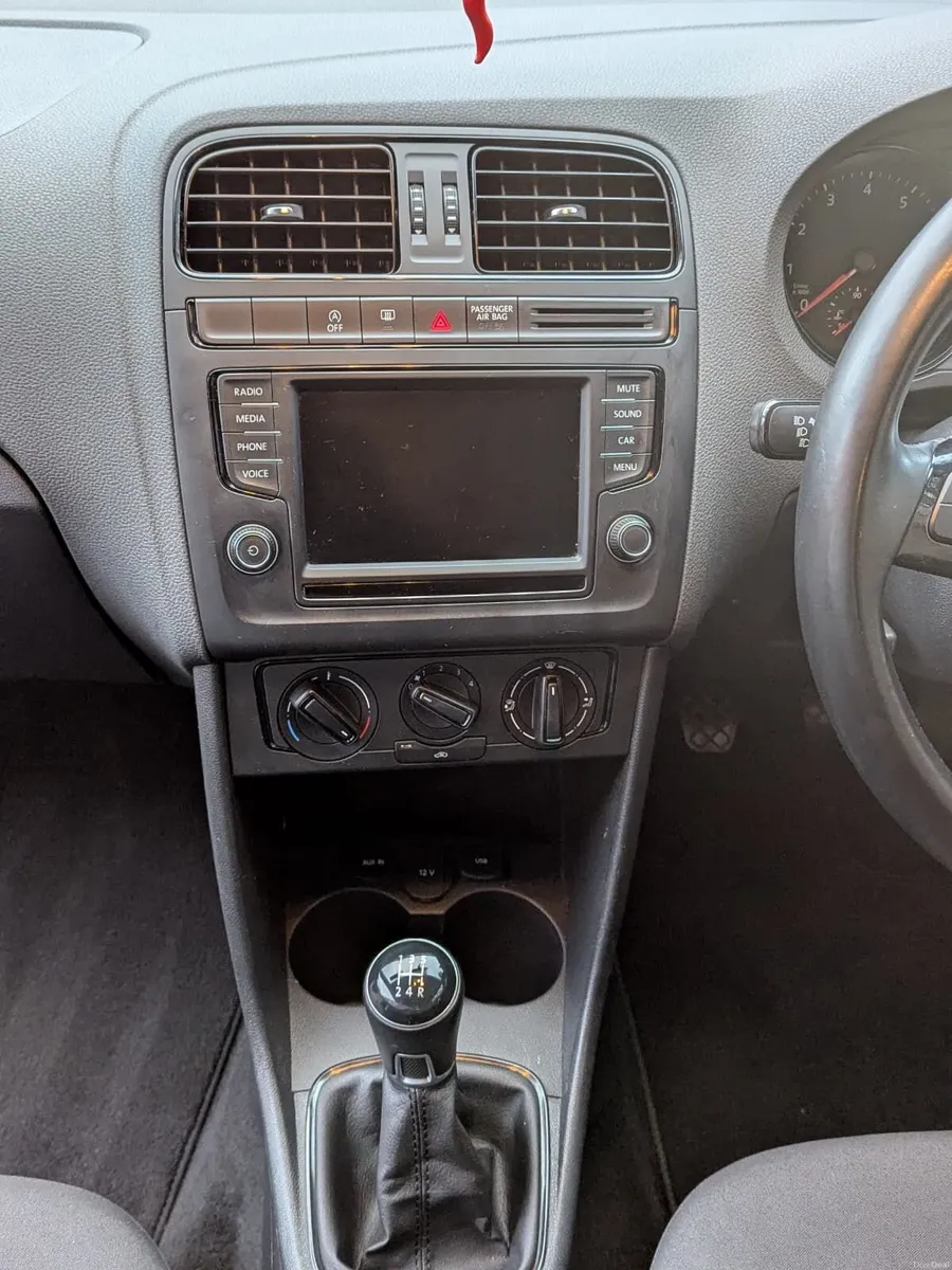 VW Polo 2017 Low KM - SPOTLESS - Image 5