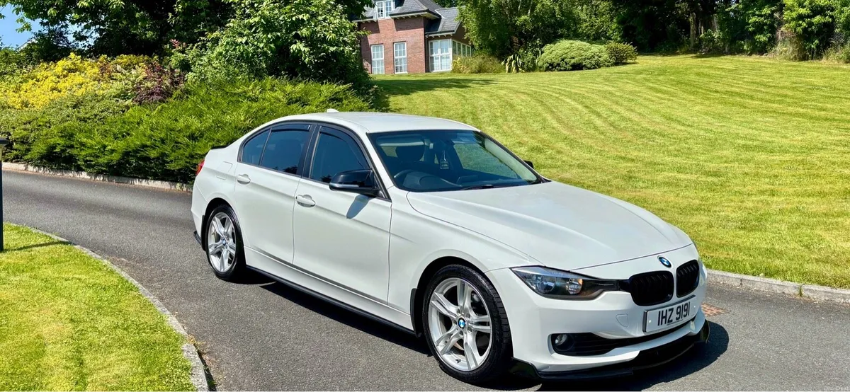 2013 BMW 320i SPORT XDRIVE LOW MILES - Image 1
