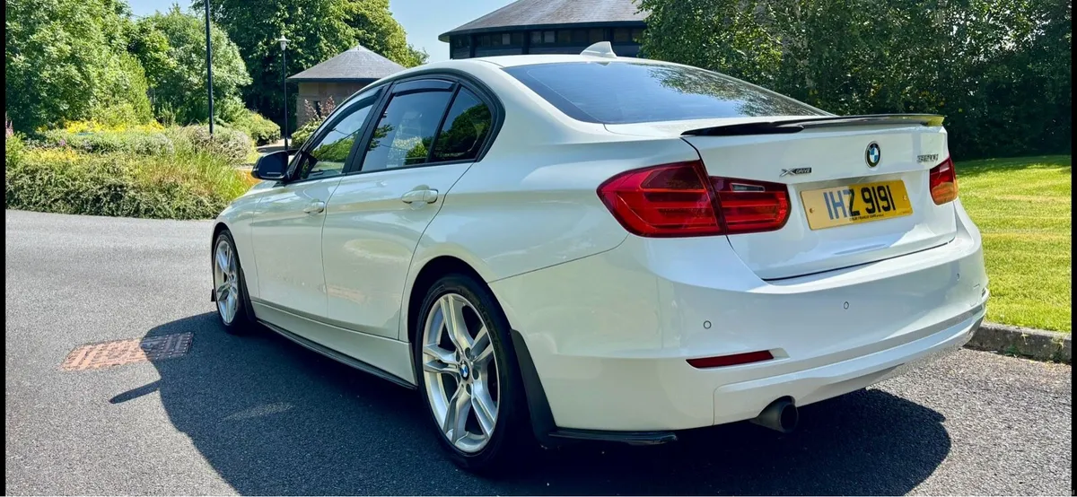 2013 BMW 320i SPORT XDRIVE LOW MILES - Image 5