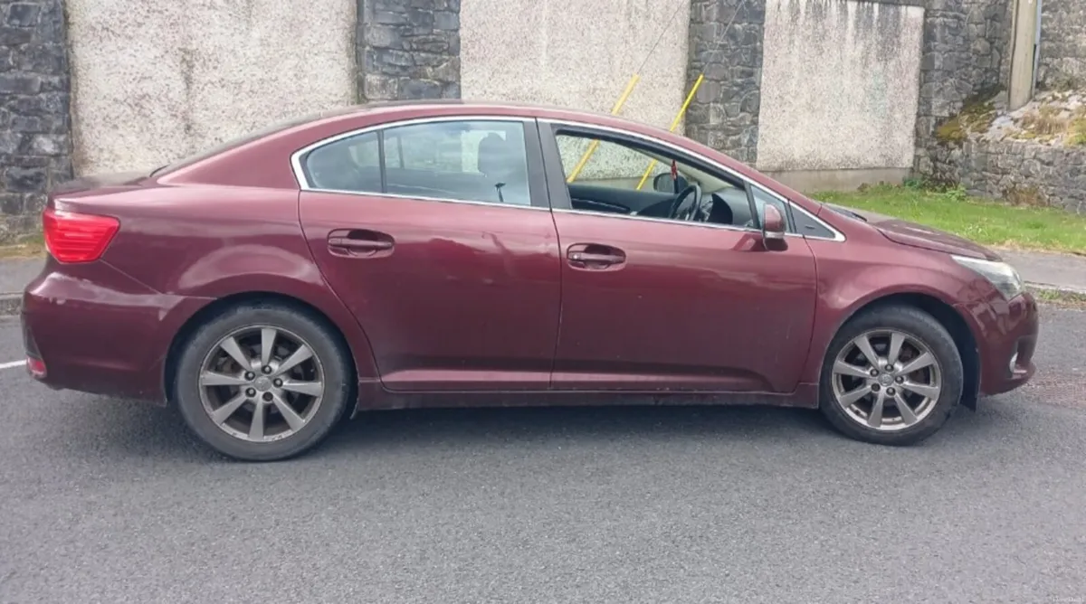 2012 toyota avensis - Image 4