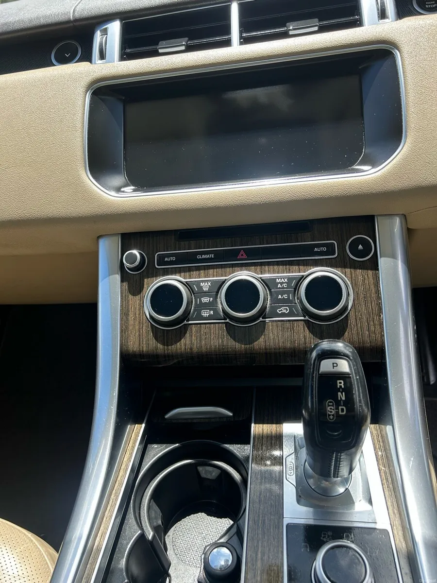 Land Rover Range Rover Soort - Image 6