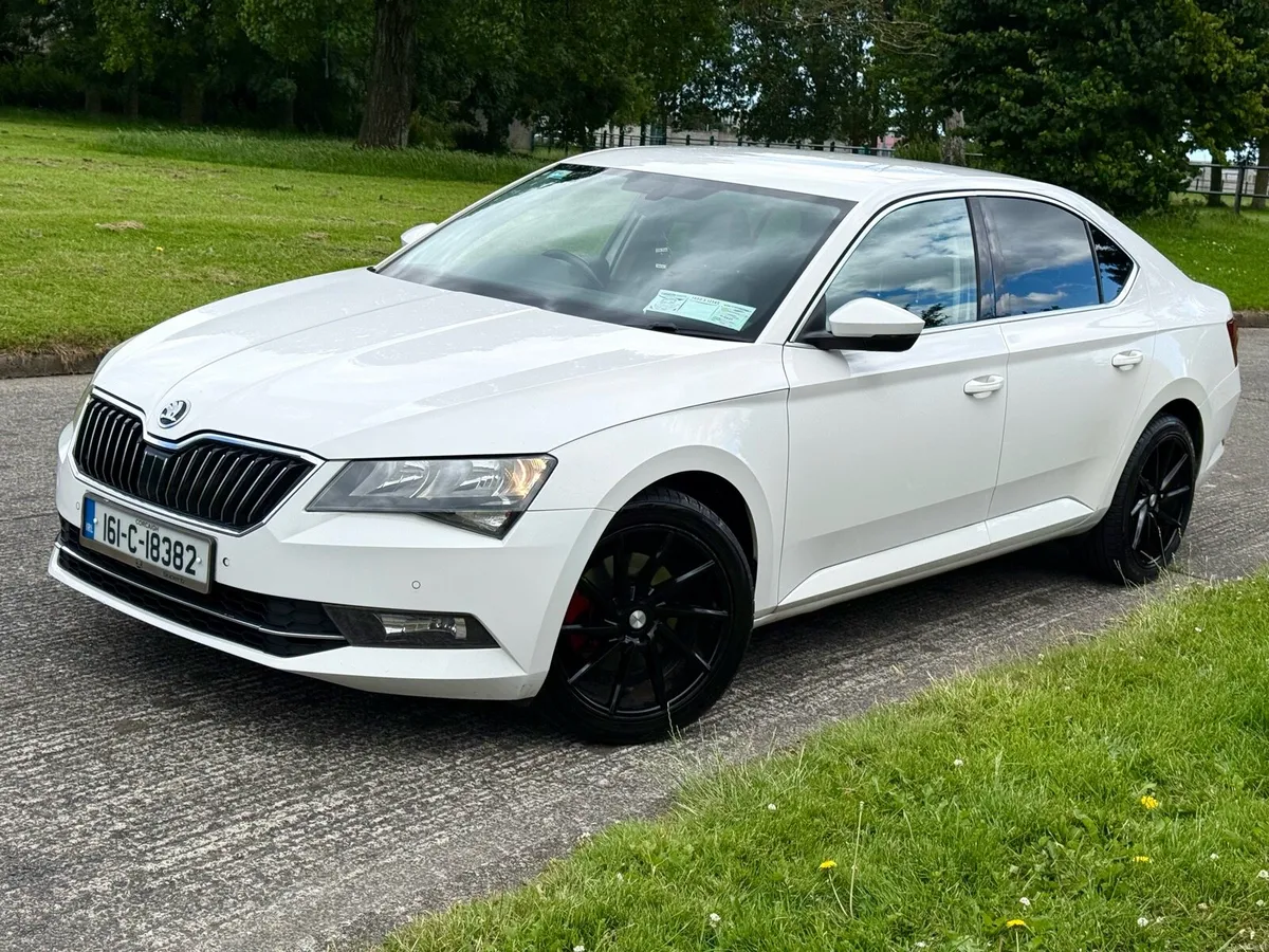 16 Superb 2.0 TDi 150ps Sportline - Image 2