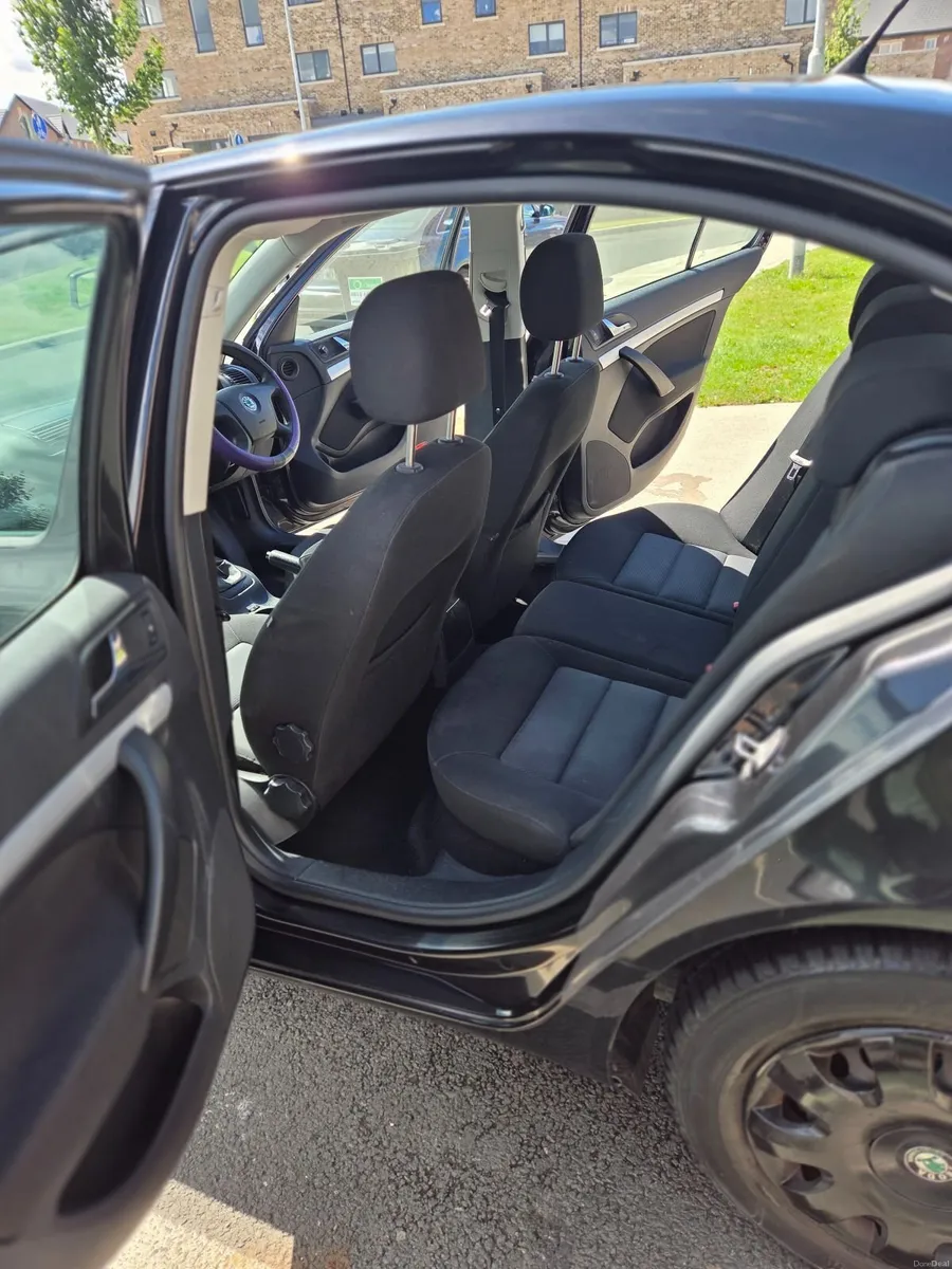 Skoda Octavia 2009 - Image 2