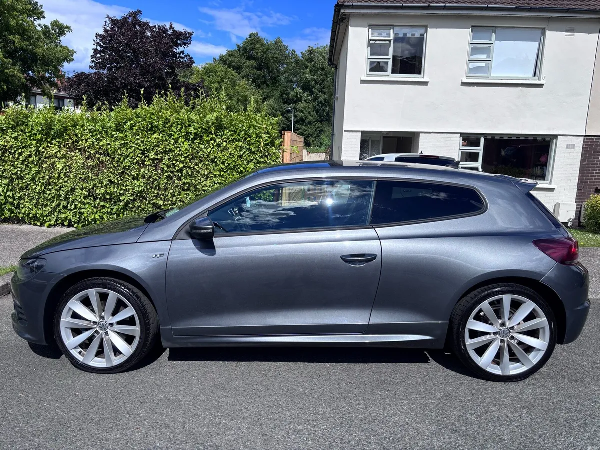 Volkswagen Scirocco 2.0L tsi - Image 2