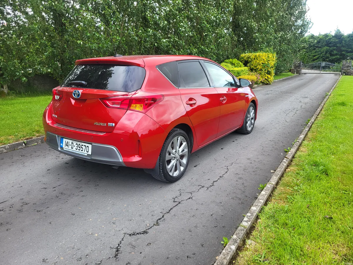 Toyota Auris HYBRID AUTOMATIC  NEW NCT. - Image 3