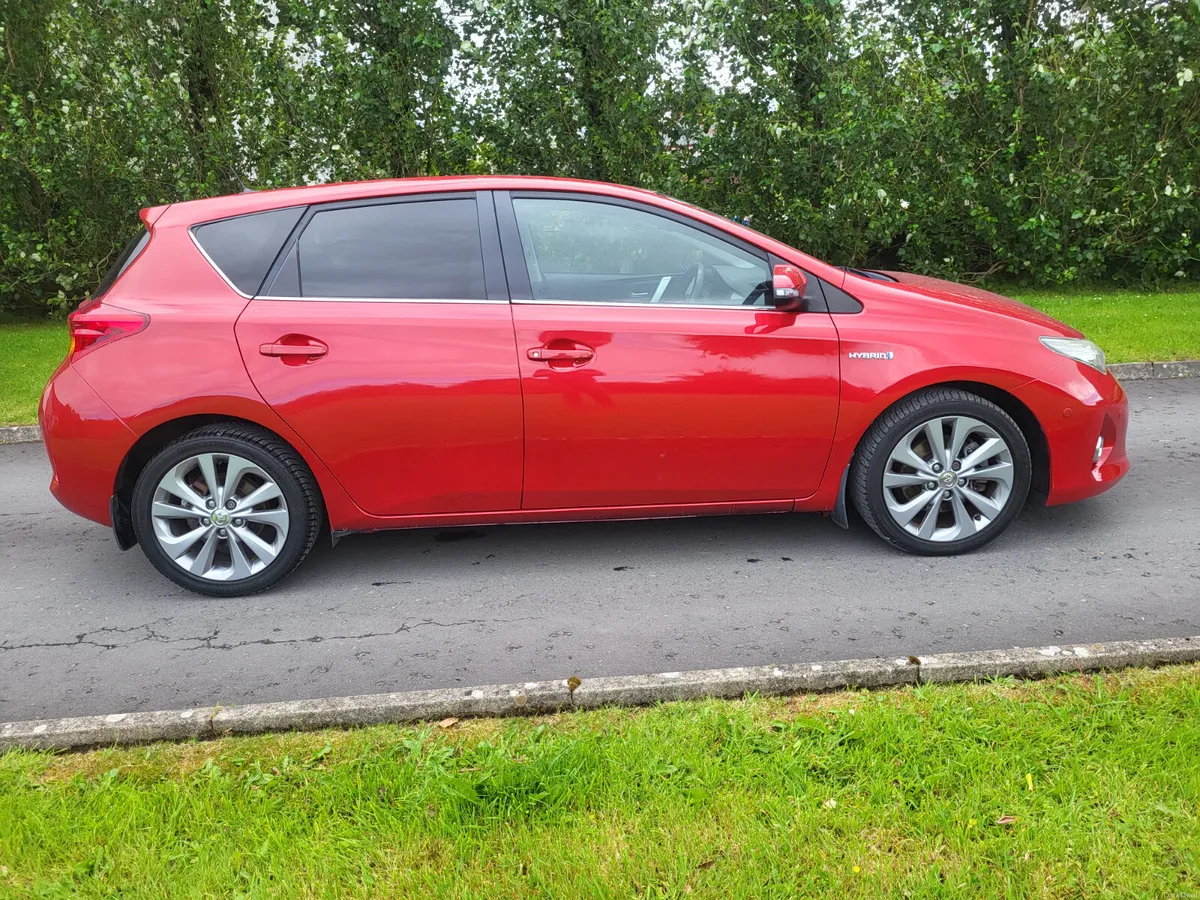 Toyota Auris HYBRID AUTOMATIC  NEW NCT. - Image 2
