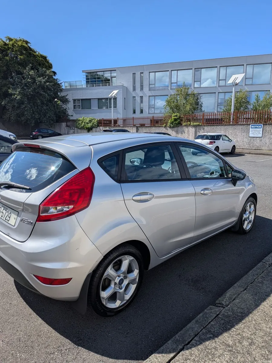 Ford Fiesta 2011 - Image 4