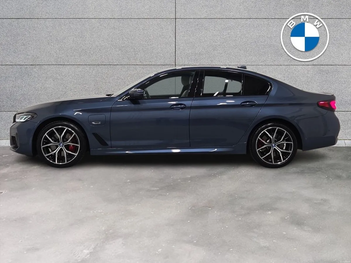 BMW 5-Series 530e M Sport Saloon - Image 4