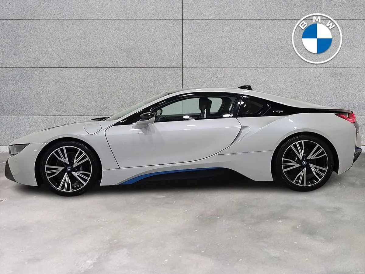 BMW i8 Coupe - Image 4