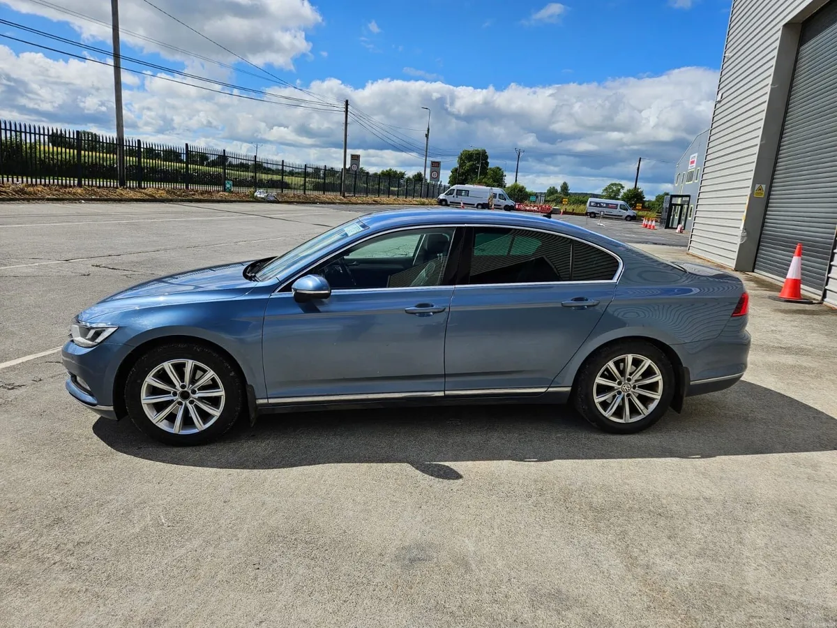 2015 Volkswagon Passat - Image 3