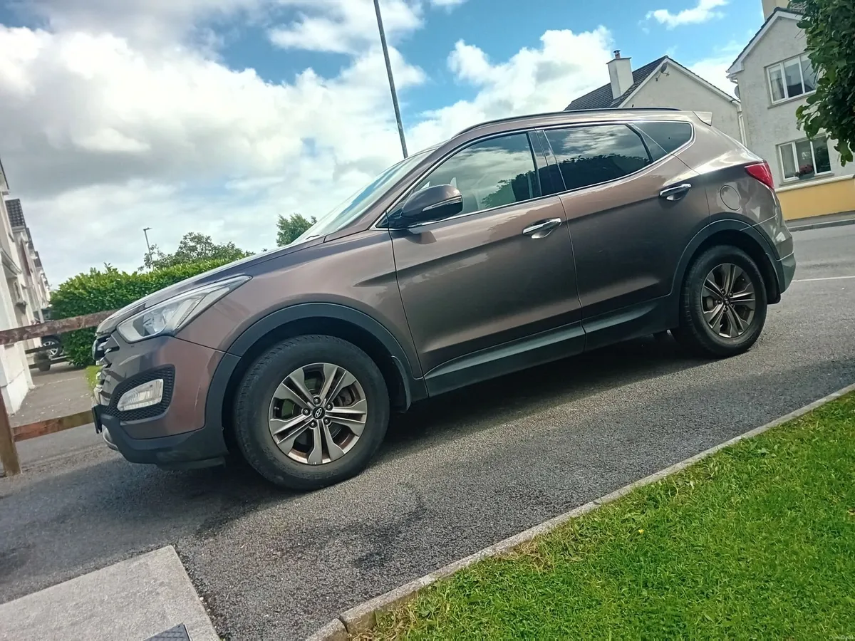 Hyundai Santa Fe 2015 - Image 1
