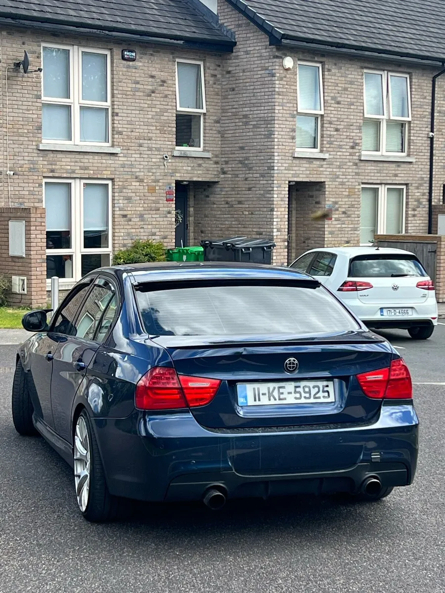 Bmw 320D tax 08/26 manual - Image 3