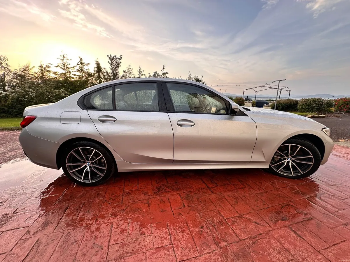 BMW 3-Series 2020 - Image 2