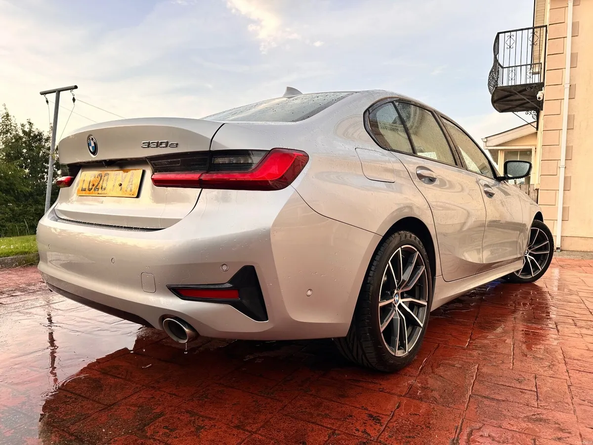 BMW 3-Series 2020 - Image 3