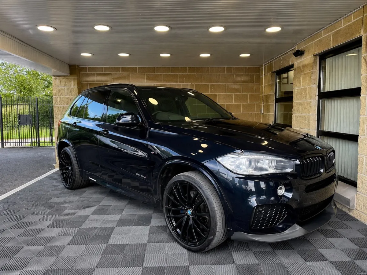 **2015 BMW X5 xDrive40d M Sport**. 7 seater - Image 3