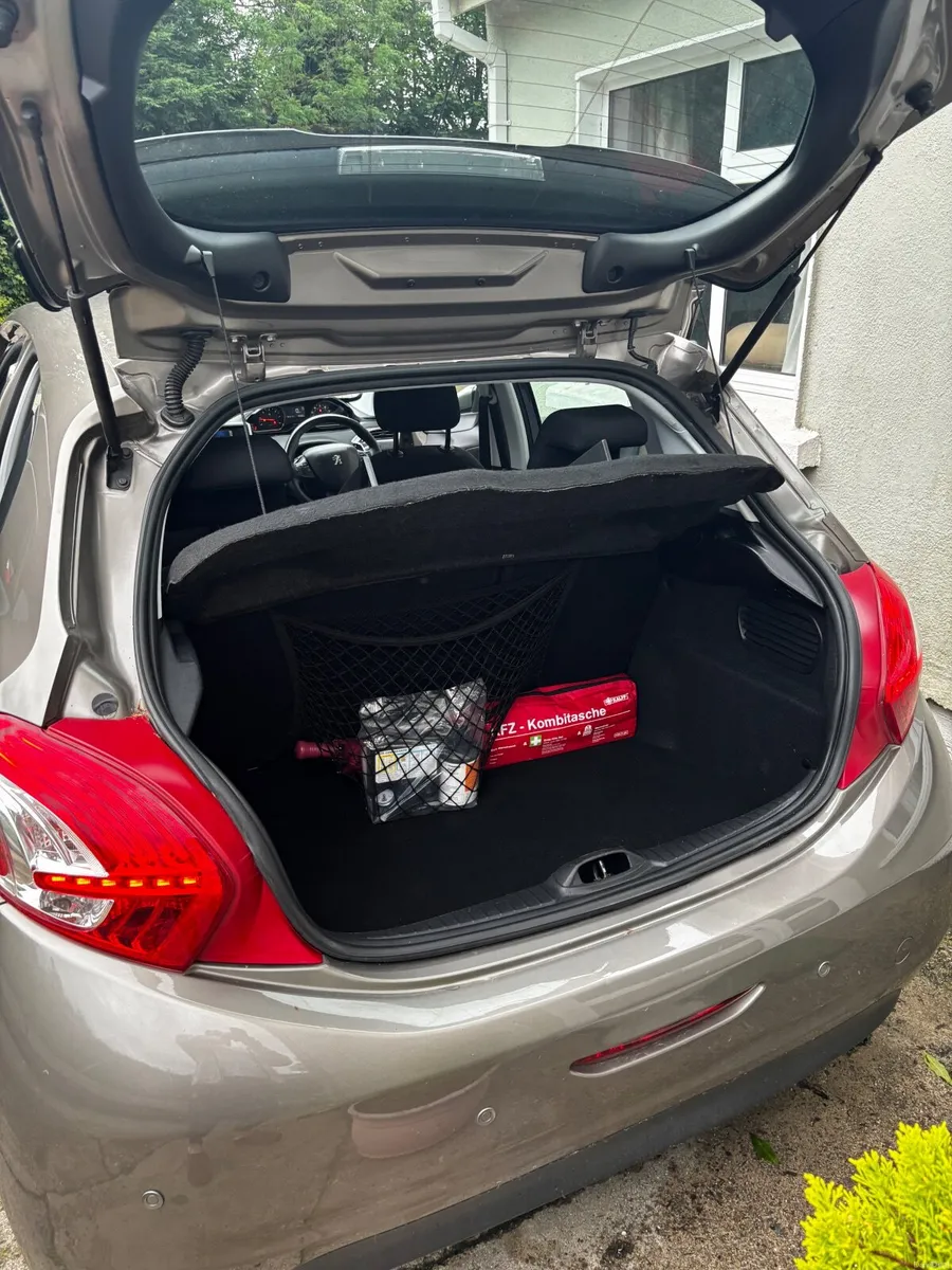 Peugeot 208 2013 - Image 4