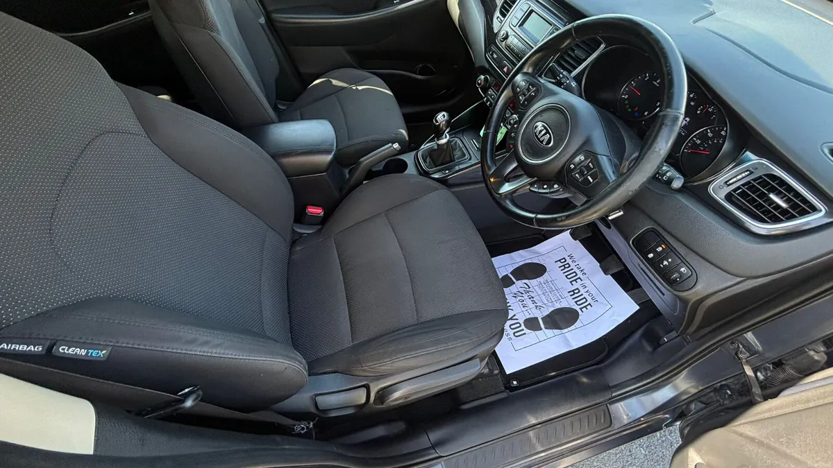 Kia Carens 2014  7 SEATS - Image 5