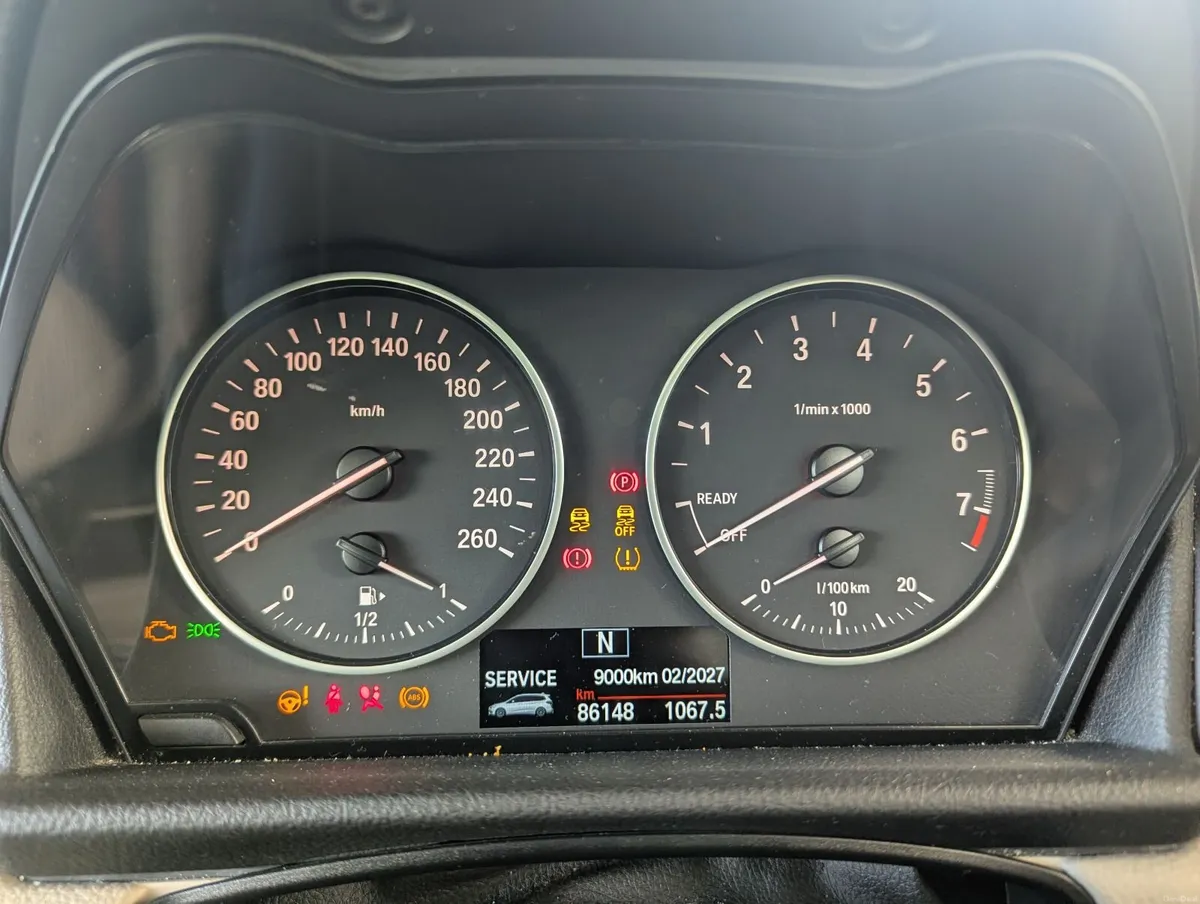 BMW 218i Gran Tourer 2016 - Image 2