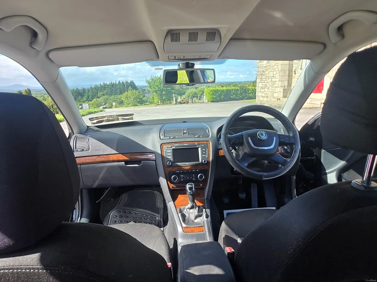 Skoda Octavia 2012 - Image 2