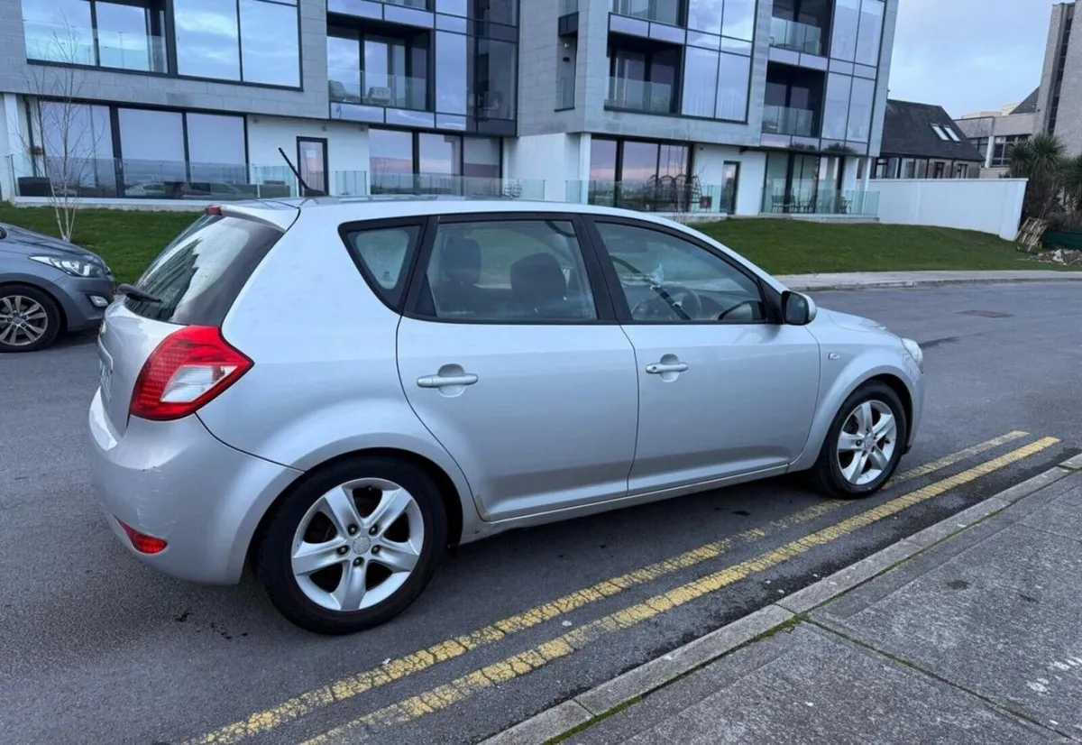 Kia Ceed 2009 ** NCT 07/27 - Image 2