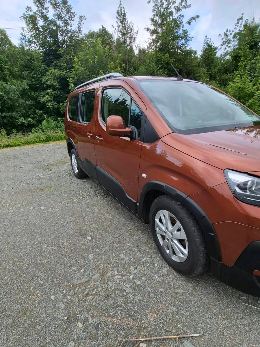 2021 Peugeot Rifter 7 seater Wheelchair - Image 2