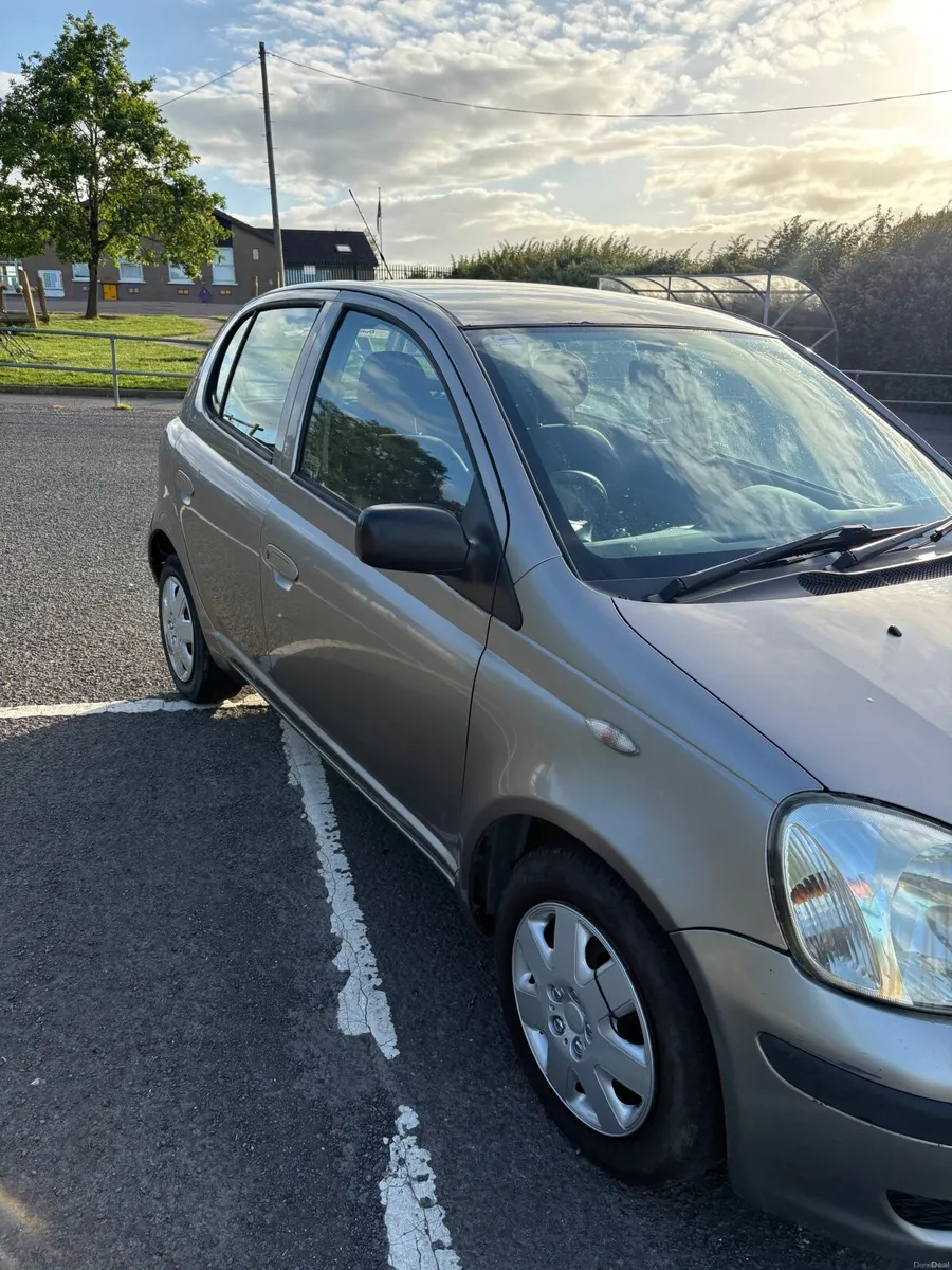 Toyota Yaris 2004 - Image 4