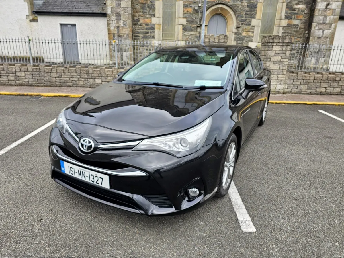 Toyota Avensis 2.0 Diesel,  Sat Nav - Image 3
