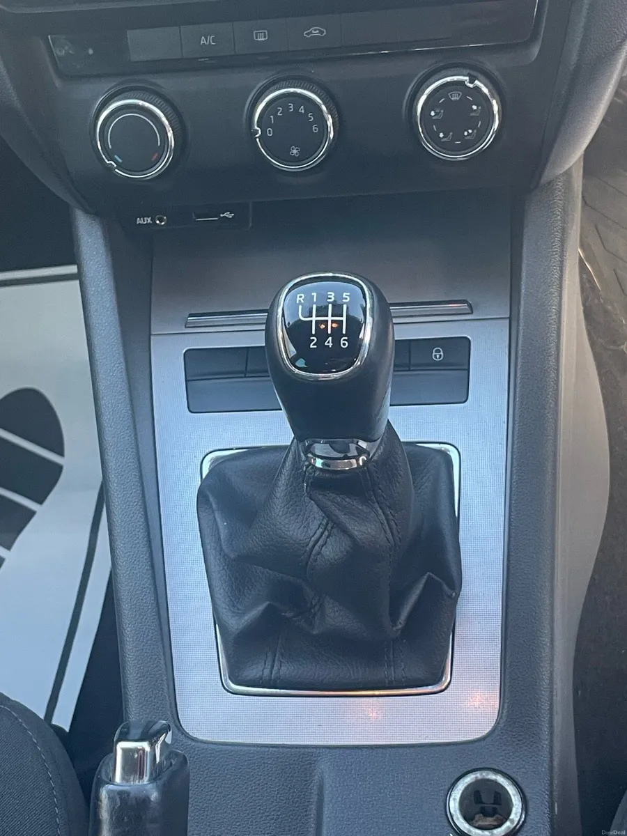 Skoda Octavia Combi - Image 6