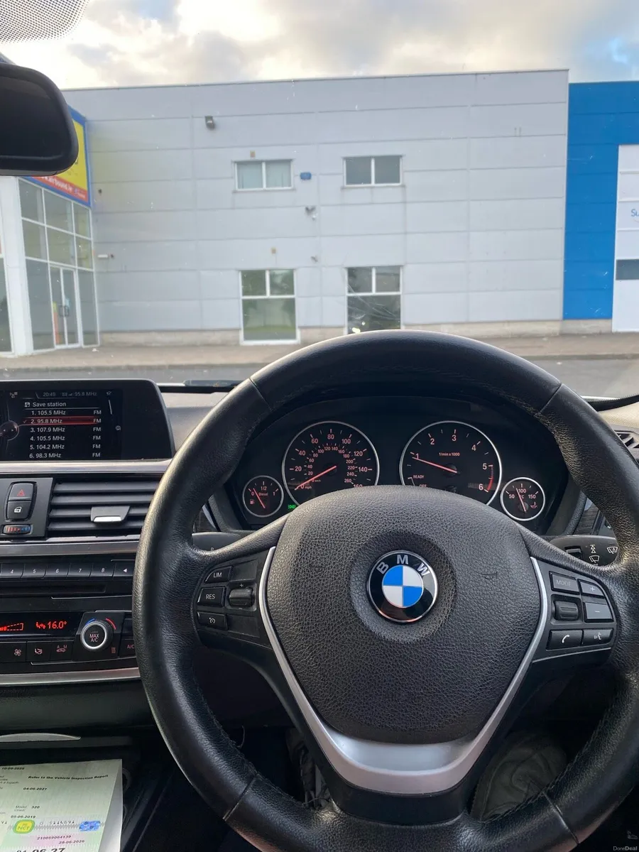 Bmw 3 series 320d - Image 2